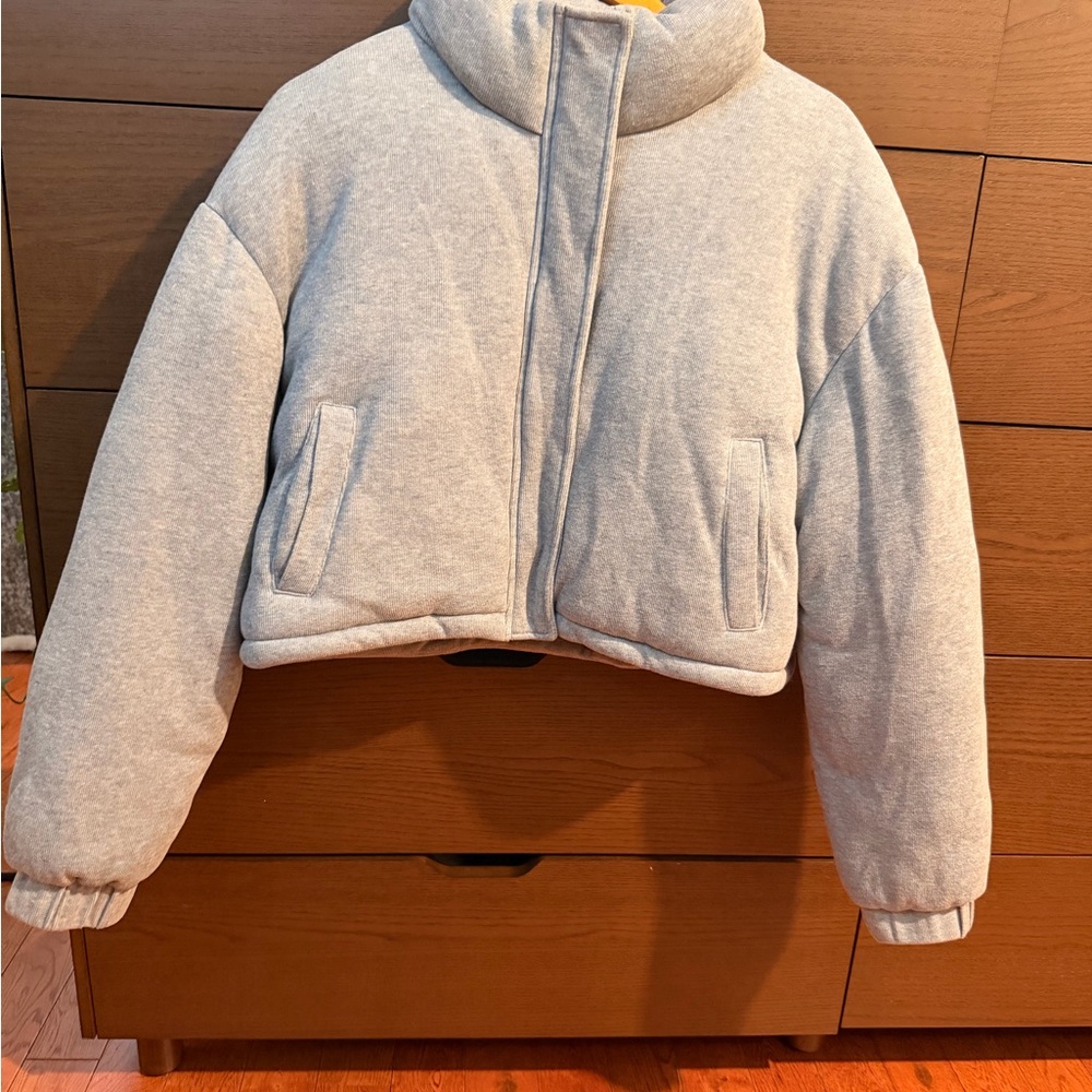 Missguided + Light Gray Women’s Puffer Jacket